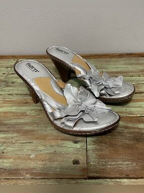 Born Slip On 3D Floral Heeled Sandals Silver Leather Comfort Womens 8